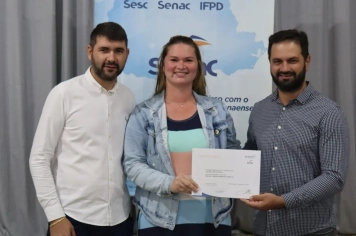 Foto relacionada - Prefeitura de Esperança Nova realiza entrega de certificados do SENAC Moda e Beleza