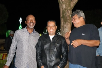 Foto - Entre Luzes e Palavras