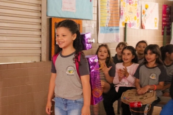 Foto - Desfile Mochila Maluca 2025 – Escola Irmã Dulce