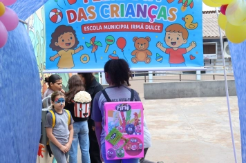 Foto - Desfile Mochila Maluca 2025 – Escola Irmã Dulce