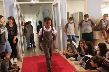 Foto - Desfile Mochila Maluca 2025 – Escola Irmã Dulce