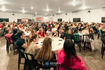 Foto - Uma Noite Para Elas: Dia da Mulher em Esperança Nova