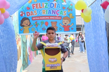 Foto - Desfile Mochila Maluca 2025 – Escola Irmã Dulce