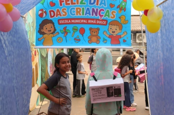 Foto - Desfile Mochila Maluca 2025 – Escola Irmã Dulce