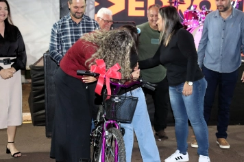 Foto - Entre Luzes e Palavras