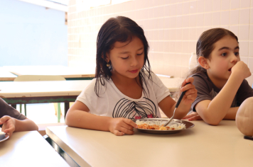 Foto - Educação com Sabor: Almoço Especial Celebra Dia dos Estudantes
