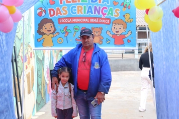 Foto - Desfile Mochila Maluca 2025 – Escola Irmã Dulce