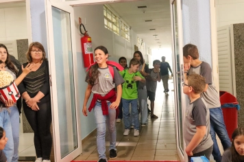 Foto - Desfile Mochila Maluca 2025 – Escola Irmã Dulce