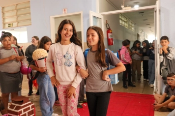 Foto - Desfile Mochila Maluca 2025 – Escola Irmã Dulce