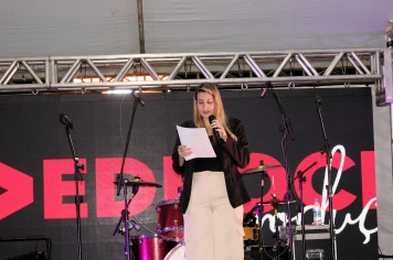 Foto - Entre Luzes e Palavras