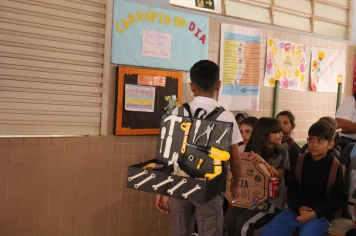 Foto - Desfile Mochila Maluca 2025 – Escola Irmã Dulce