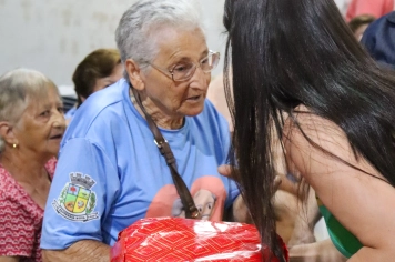 Foto relacionada - Encontro da Melhor Idade encerra ano de 2025 com celebração especial e homenagens