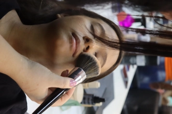 Foto - Unidade Móvel de Moda e Beleza