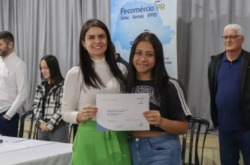 Foto - Unidade Móvel de Moda e Beleza