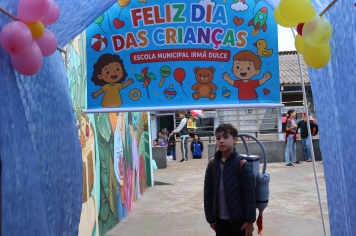 Foto - Desfile Mochila Maluca 2025 – Escola Irmã Dulce