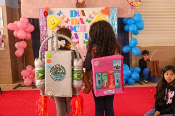 Foto - Desfile Mochila Maluca 2025 – Escola Irmã Dulce