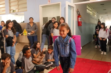 Foto - Desfile Mochila Maluca 2025 – Escola Irmã Dulce