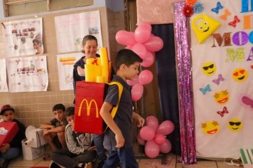 Foto - Desfile Mochila Maluca 2025 – Escola Irmã Dulce