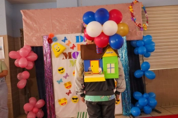 Foto - Desfile Mochila Maluca 2025 – Escola Irmã Dulce