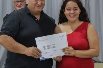 Foto relacionada - Prefeitura de Esperança Nova realiza entrega de certificados do SENAC Moda e Beleza