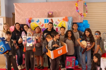 Foto - Desfile Mochila Maluca 2025 – Escola Irmã Dulce