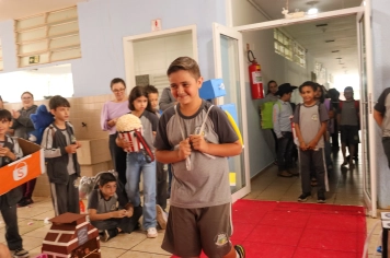 Foto - Desfile Mochila Maluca 2025 – Escola Irmã Dulce