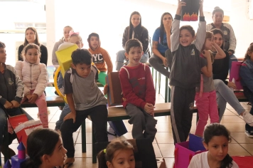 Foto - Desfile Mochila Maluca 2025 – Escola Irmã Dulce