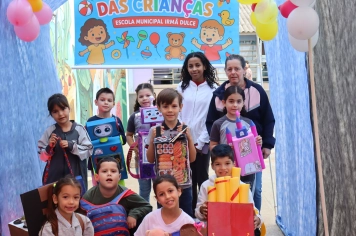 Foto - Desfile Mochila Maluca 2025 – Escola Irmã Dulce