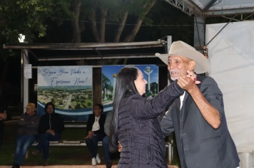 Foto - Entre Luzes e Palavras