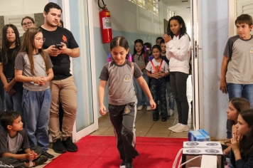 Foto - Desfile Mochila Maluca 2025 – Escola Irmã Dulce