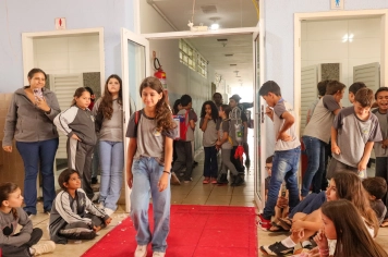 Foto - Desfile Mochila Maluca 2025 – Escola Irmã Dulce