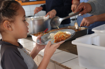 Foto - Educação com Sabor: Almoço Especial Celebra Dia dos Estudantes