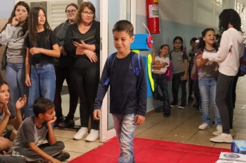 Foto - Desfile Mochila Maluca 2025 – Escola Irmã Dulce