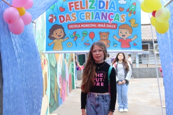 Foto - Desfile Mochila Maluca 2025 – Escola Irmã Dulce