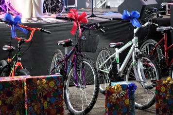 Foto - Entre Luzes e Palavras