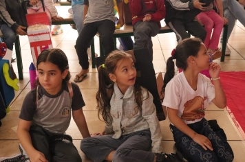 Foto - Desfile Mochila Maluca 2025 – Escola Irmã Dulce