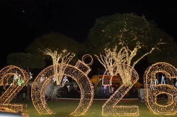 Foto - Entre Luzes e Palavras